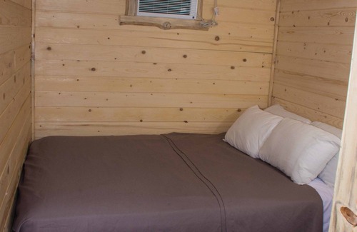 Panamint Springs Hotel | Discover Panamint Springs Resort: Family-Friendly Retreat