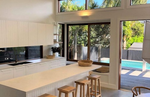Avalon Beach House | Pandanus - Oceanfront Hidden Hideaway with Pool Access