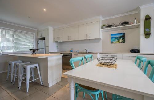 Point Lookout Resort | Pandanus Palms Holiday Resort: Oceanfront Family Retreat