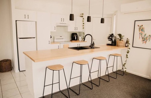 Yeppoon House | Relax at Pandanus Villa Yeppoon with Pool & Kitchen