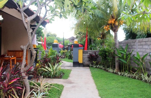 Pemuteran House | Comfortable Pande Guest House: Pet-Friendly & Wheelchair Access