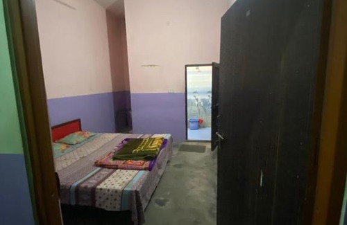 Champawat Cabin | Budget-Friendly Stay at Pandey Pooja Samagri Bhandar