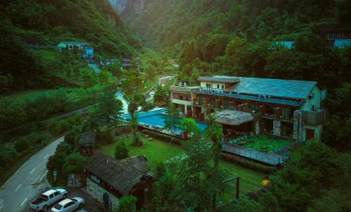 Wulingyuan Resort | Premier Homeward Mountain Resort with Oceanfront Views