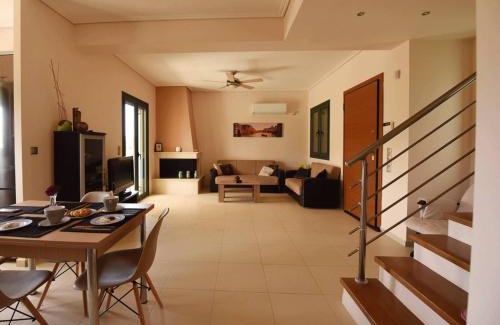 Lepreo Apartment | Relax at Panelma Villa: Ideal Coastal Escape in Zacharo