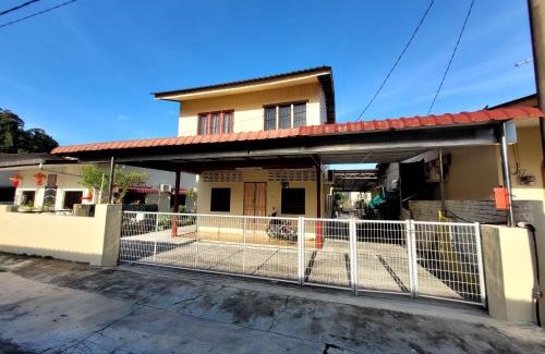 Pangkor Island House | Cozy Pangkor Homestay with Ocean View & Breakfast Included