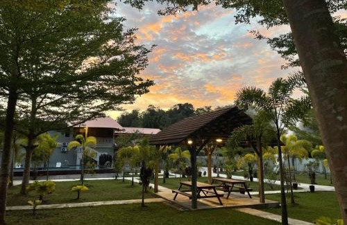 Teluk Nipah House | Inviting Pangkor Nature View House with Pool & 9.2 Rating