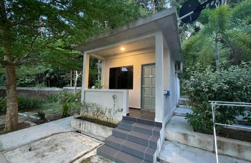 Teluk Nipah House | Inviting Pangkor Nature View House with Pool & 9.2 Rating