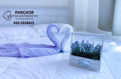 Pangkor Island Apartment | Beachfront Pangkor Pasir Bogak Apartment with Free WiFi
