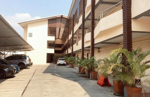 Ban Du Hotel | Family-Friendly Pangviman Residence with Great Guest Ratings