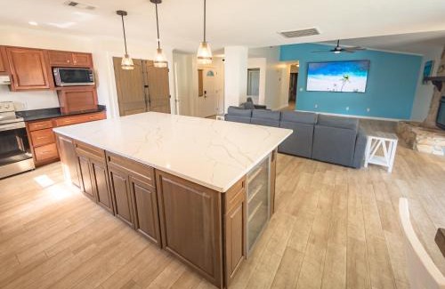 Thomas Drive House | Panhandle Paradise, Heated Pool, Hot Tub, Mini & Disc Golf, Game Room