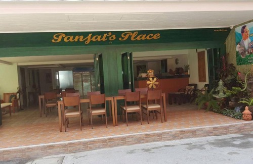 Cha-am Hotel | Oceanfront Retreat at Panjai's Place with Pool and Breakfast
