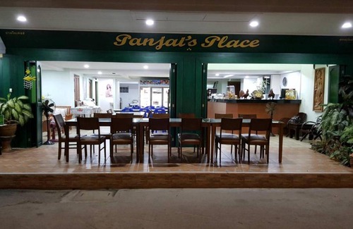 Cha-am Hotel | Oceanfront Retreat at Panjai's Place with Pool and Breakfast