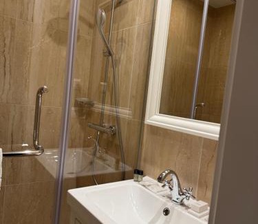 Sopron Hotel | Elegant Pannonia 1893 Prémium: Pool, Spa & Family Friendly
