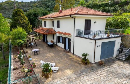 Santo Stefano di Camastra Apartment | Panoramic Villa Fiore di Limone near Cefalú
