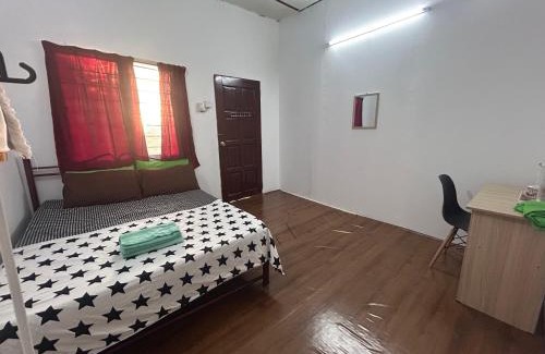 Hulu Langat Cabin | Inviting Panorama at DPuncakLui Chalet with Pool Access