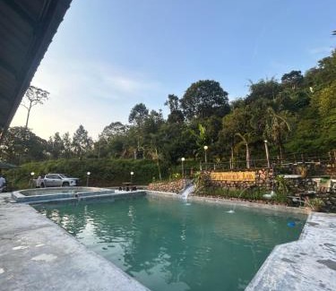 Hulu Langat Cabin | Inviting Panorama at DPuncakLui Chalet with Pool Access