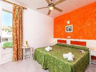 Puerto de Pollensa Hotel | Discover Panorama: Family-Friendly Stay with Pool & Dining