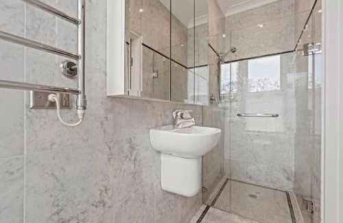 Kirribilli House | Top-Rated Family Getaway at The Kirribilli, 4-Star Comfort