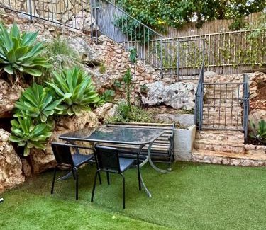 Nof Kinneret Apartment | Pet-Friendly Panorama Golan with Hot Tub & Fireplace
