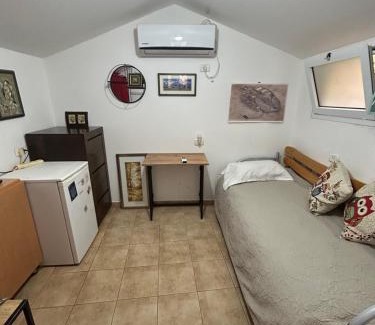 Nof Kinneret Apartment | Pet-Friendly Panorama Golan with Hot Tub & Fireplace