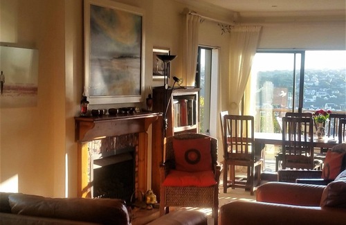 West Bank House | Exceptional Panorama Guest House: Pool & Breakfast Included