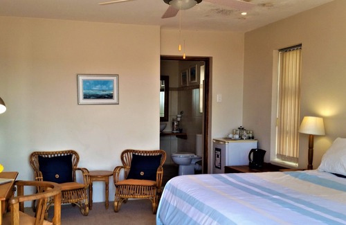 West Bank House | Exceptional Panorama Guest House: Pool & Breakfast Included
