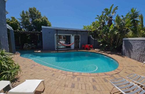 Panorama House | Panorama Indlu: Pet-Friendly Oceanfront Retreat