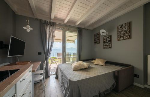 Parzanica Apartment | Panorama: Oceanfront Retreat with Pool & Kid-Friendly Fun