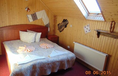 Yablunytsya House | Inviting Panorama Karpat: Beachfront Relaxation Awaits