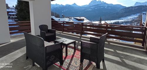 Cortina d'Ampezzo Apartment | Stunning Panorama Views in a Family and Pet-Friendly Hotel