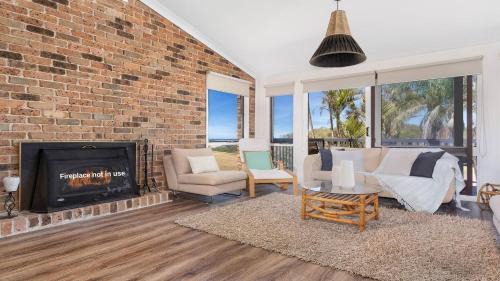 Kiama Downs House | Oceanfront Retreat at Panorama Place on Jones Beach