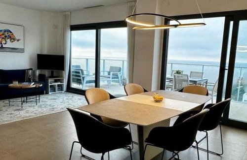 Manilva Apartment | Oceanfront Panorama Seaview Penthouse in Sotogrande