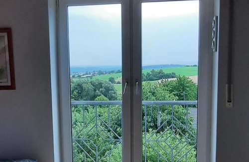 Birkenbeul Apartment | Inviting Panorama-Suite in Birkenbeul for Families