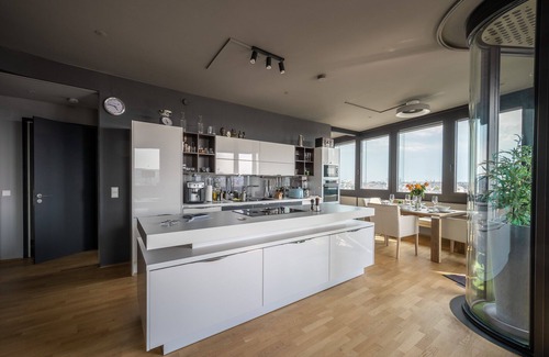 Neulerchenfeld House | Elegant Panorama Suite with Scenic Views of Vienna