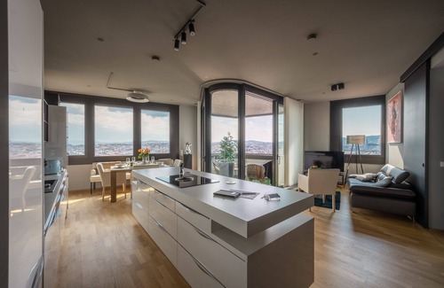 Neulerchenfeld House | Elegant Panorama Suite with Scenic Views of Vienna