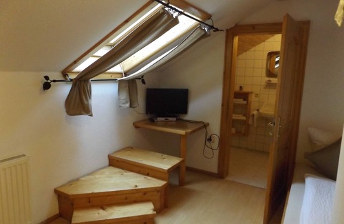 Nussdorf am Attersee Other | Comfortable Single Room at Gasthof Steinbichler with Hot Tub
