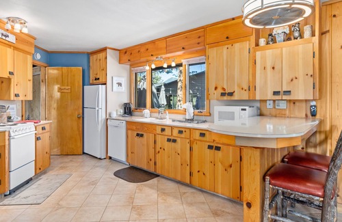 Stanley Hills House | Explore Panorama Vacation Home with Pool and Hot Tub