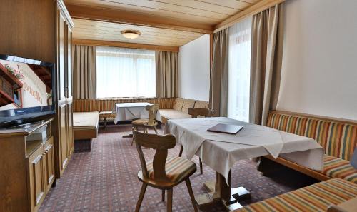 Fliess Hotel | Scenic Panoramahotel Fliesserhof with Spa & Ocean Views