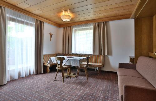 Fliess Hotel | Scenic Panoramahotel Fliesserhof with Spa & Ocean Views