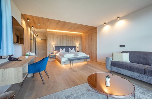 Nova Ponente Hotel | Experience Comfort at Panoramahotel Obkircher S.A.S.
