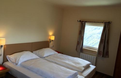 Heiligenblut Bed & Breakfast | Pet-Friendly Getaway at Panoramarestaurant Kaiser Franz-Josefs-Höhe