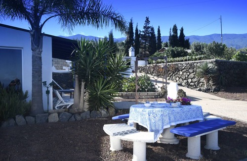 La Matanza de Acentejo House | Scenic Vineyards Retreat: 2 Bed, Pool & Spa Amenities