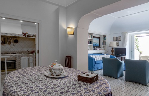 Capri Villa | Central Villa with Panoramic Views & Private Pool
