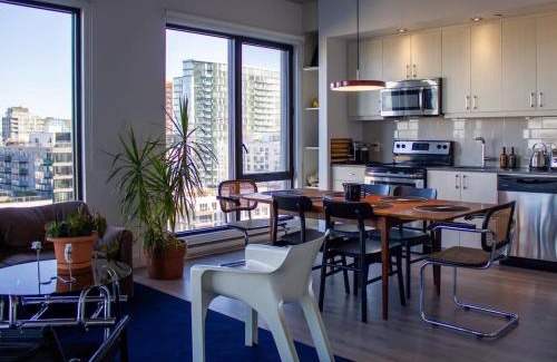 Cite Multimedia Apartment | Panoramic Apartment in the old port