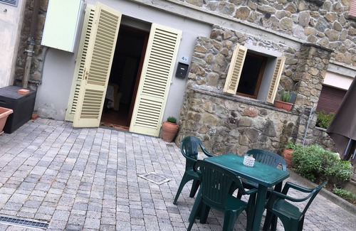 Giugnano Apartment | Scenic Apartment to Experience Tuscan Countryside Bliss