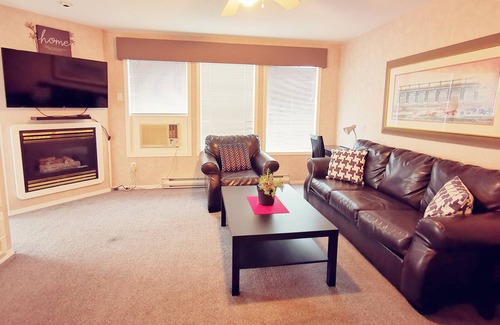 East Kootenay Condo | Panoramic mountain view, hot spring, beach, hike, golf, ski