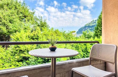 Veytaux Apartment | Inviting Panoramic Garden Studio with Family-Friendly Amenities