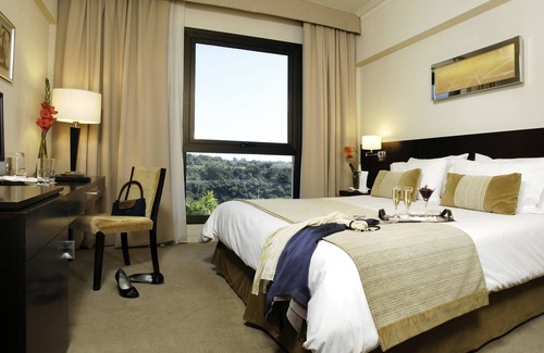 Puerto Iguazu Hotel | Elegant Stay at Panoramic Grand: 4-Star Comfort Awaits