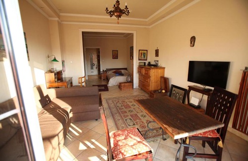 Orszagut Apartment | Scenic Retreat in Central Buda - Child Friendly & 9.5/10 Rated