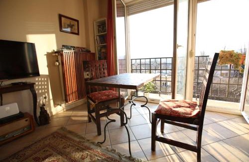 Orszagut Apartment | Scenic Retreat in Central Buda - Child Friendly & 9.5/10 Rated